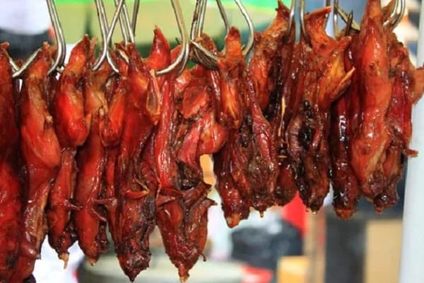 Chuột đồng quay lu món ngon miền Tây Nam Bộ