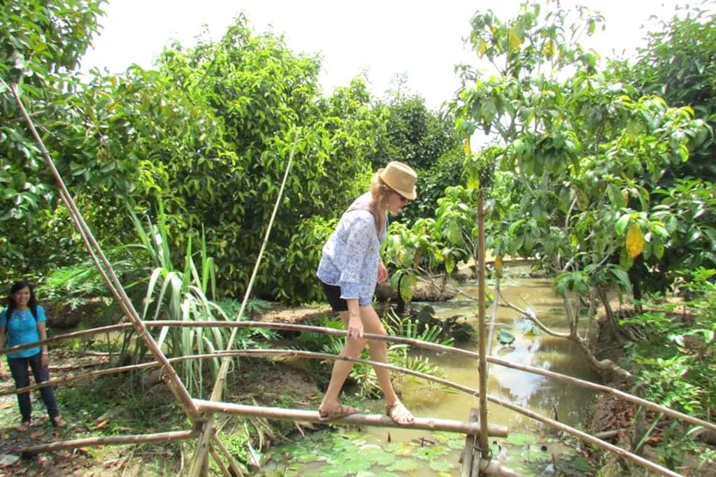 Vườn du lịch sinh thái Vũ Bình: Tham quan và ăn trái cây thả ga 