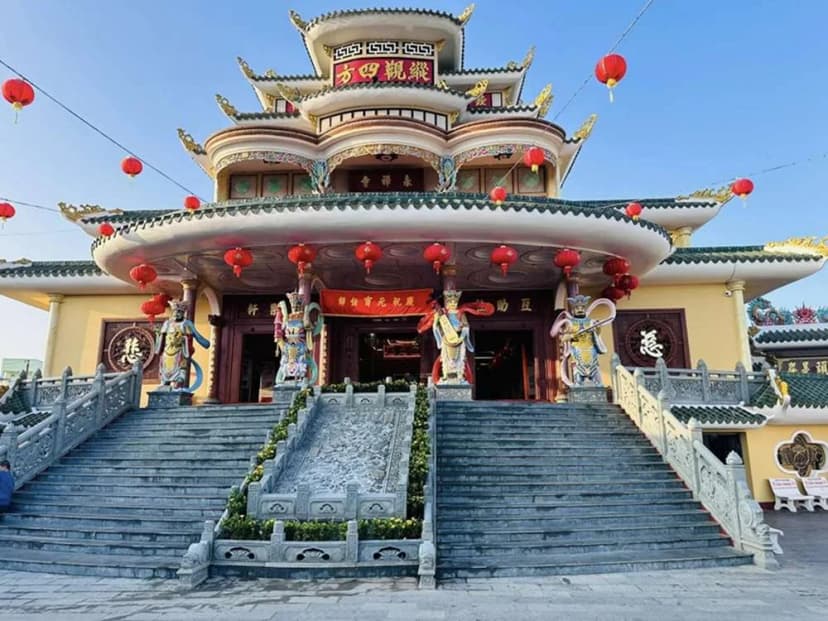 Khu vực Chánh điện