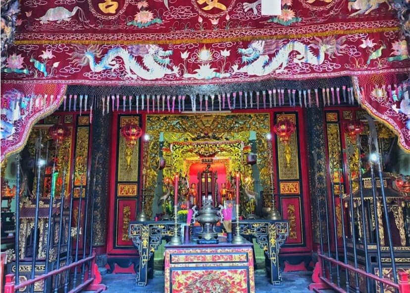 Khu vực chánh điện tại chùa