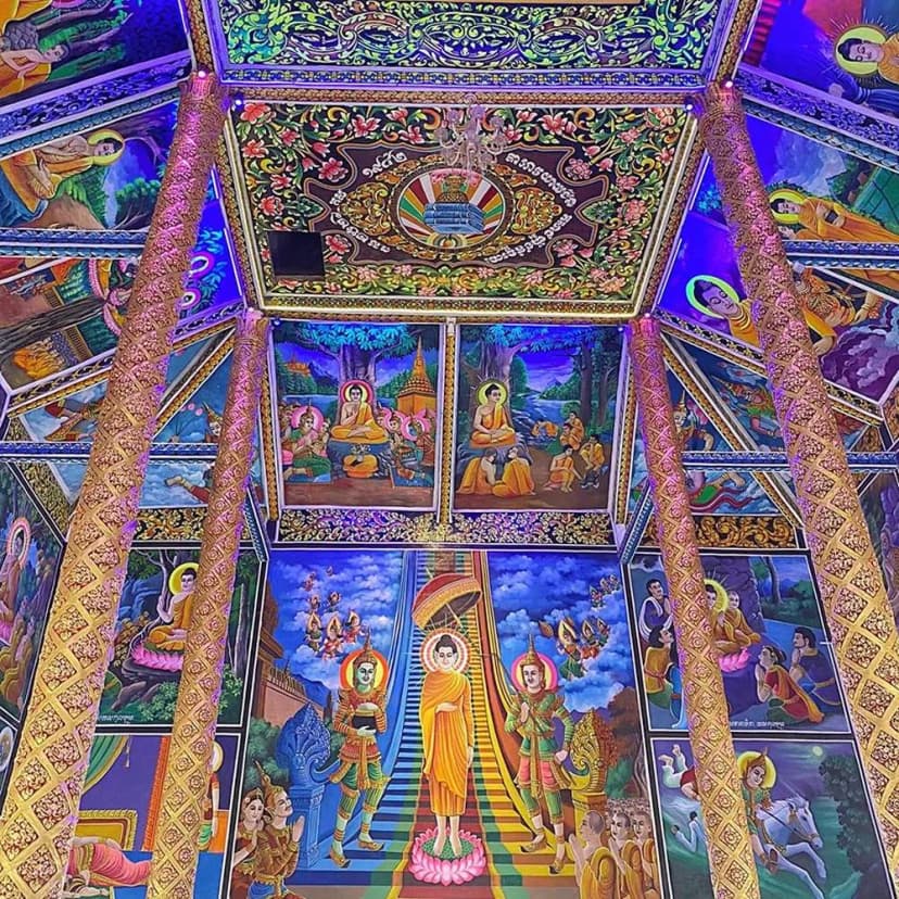 Những bức hoạ cỡ lớn tại chùa