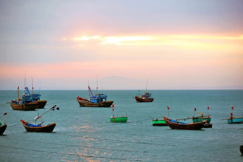 Kinh Nghiệm Tham Quan Làng Chài Hàm Ninh