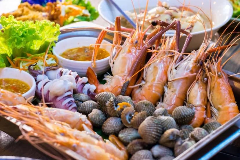 Thưởng thức hải sản trên đảo