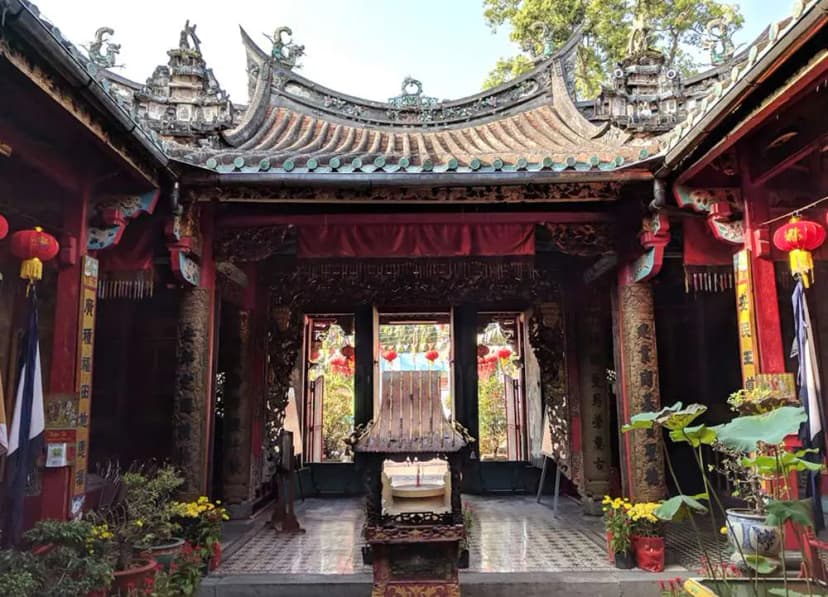 Không gian giếng ngoài tại chùa