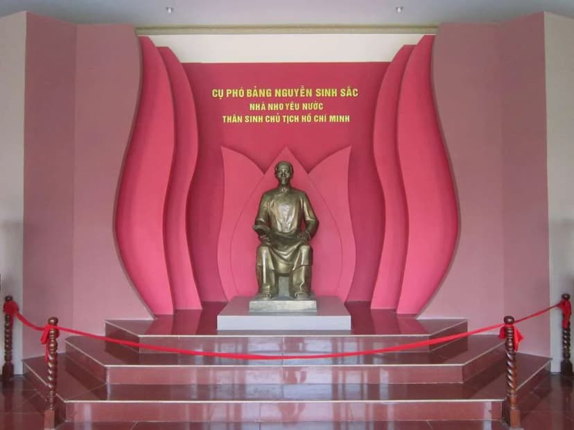 Bên trong khu du lịch mộ cụ Nguyễn Sinh Sắc