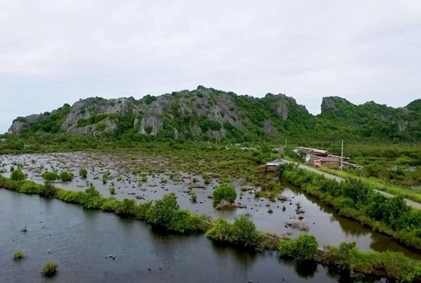 Núi Mo So nhìn từ xa