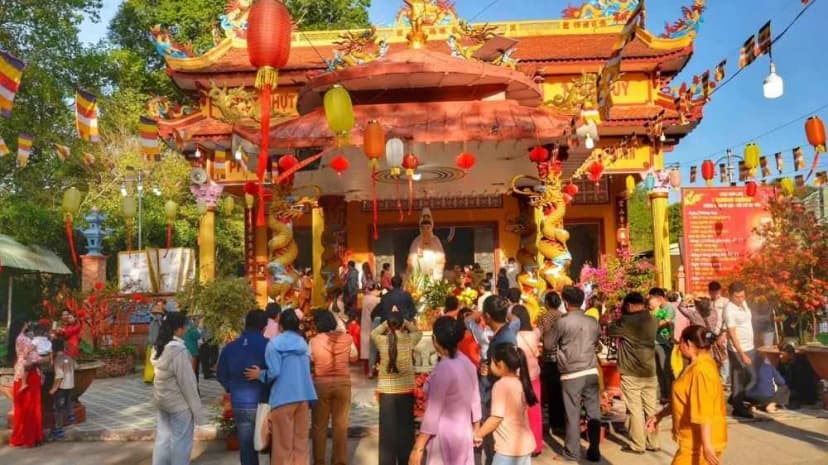 Mùa lễ hội tại Khu di tích Gò Tháp