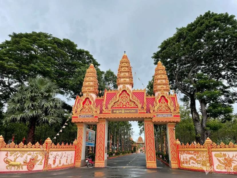 Cổng vào chùa Xiêm Cán