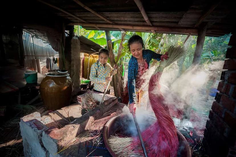 Người dân địa phương duy trì nghề làm chiếu truyền thống