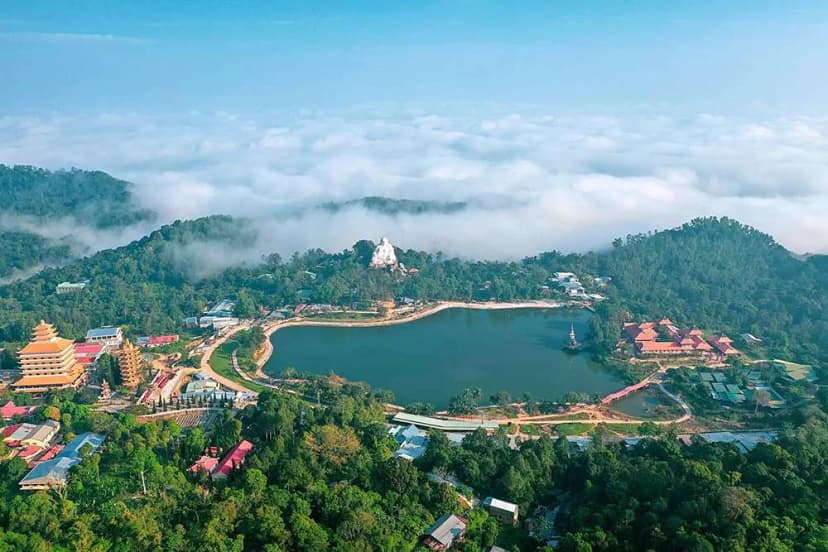 Toàn cảnh khu du lịch Núi Cấm