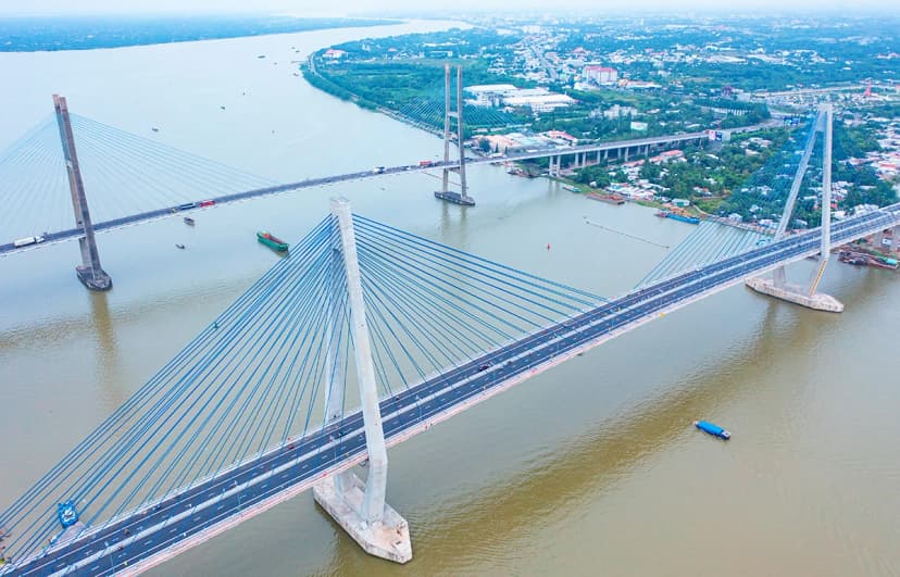 Có nên dừng lại tham quan cầu Mỹ Thuận không?