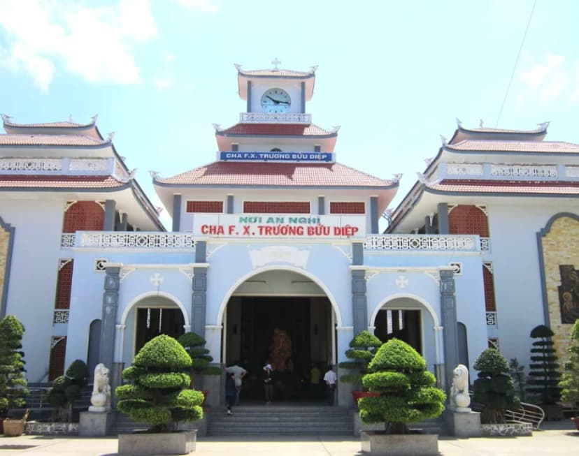 Công trình nhà mồ Cha Diệp