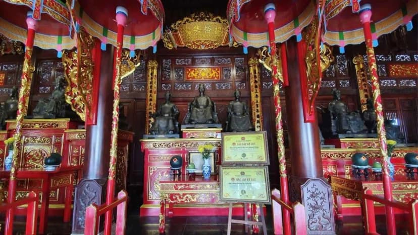 Nhà thờ tổ các danh nhân, anh hùng dân tộc