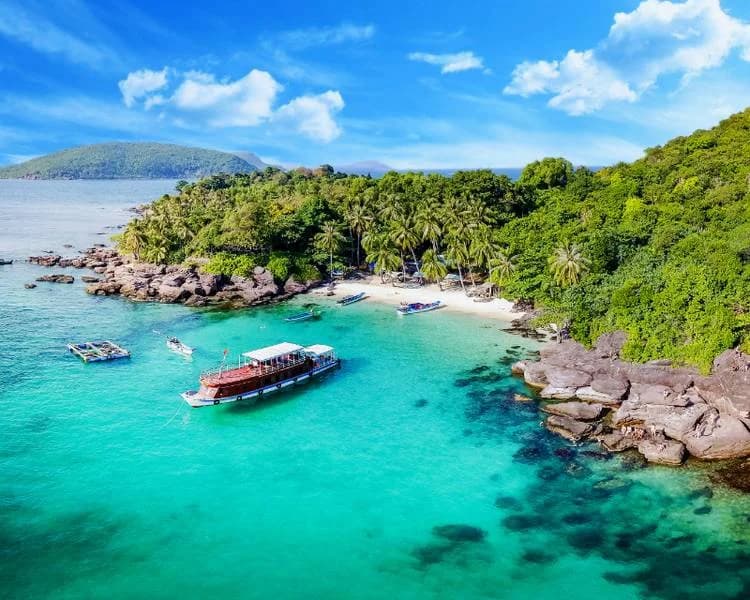 Đảo Nam Du hiện lên thơ mộng thu hút nhiều du khách trong hành trình du lịch miền Tây.
