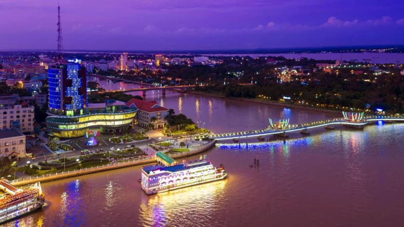 Bến Ninh Kiều về đêm tại Cần Thơ