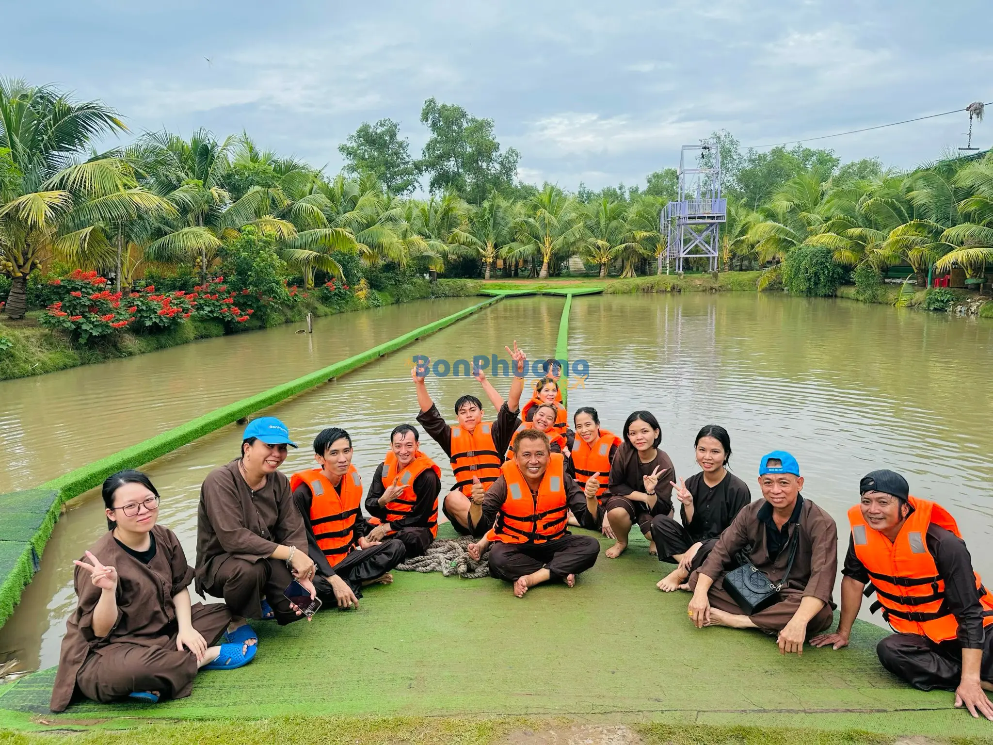 Tour 1 ngày Mỹ Tho - Bến Tre tát mương bắt cá