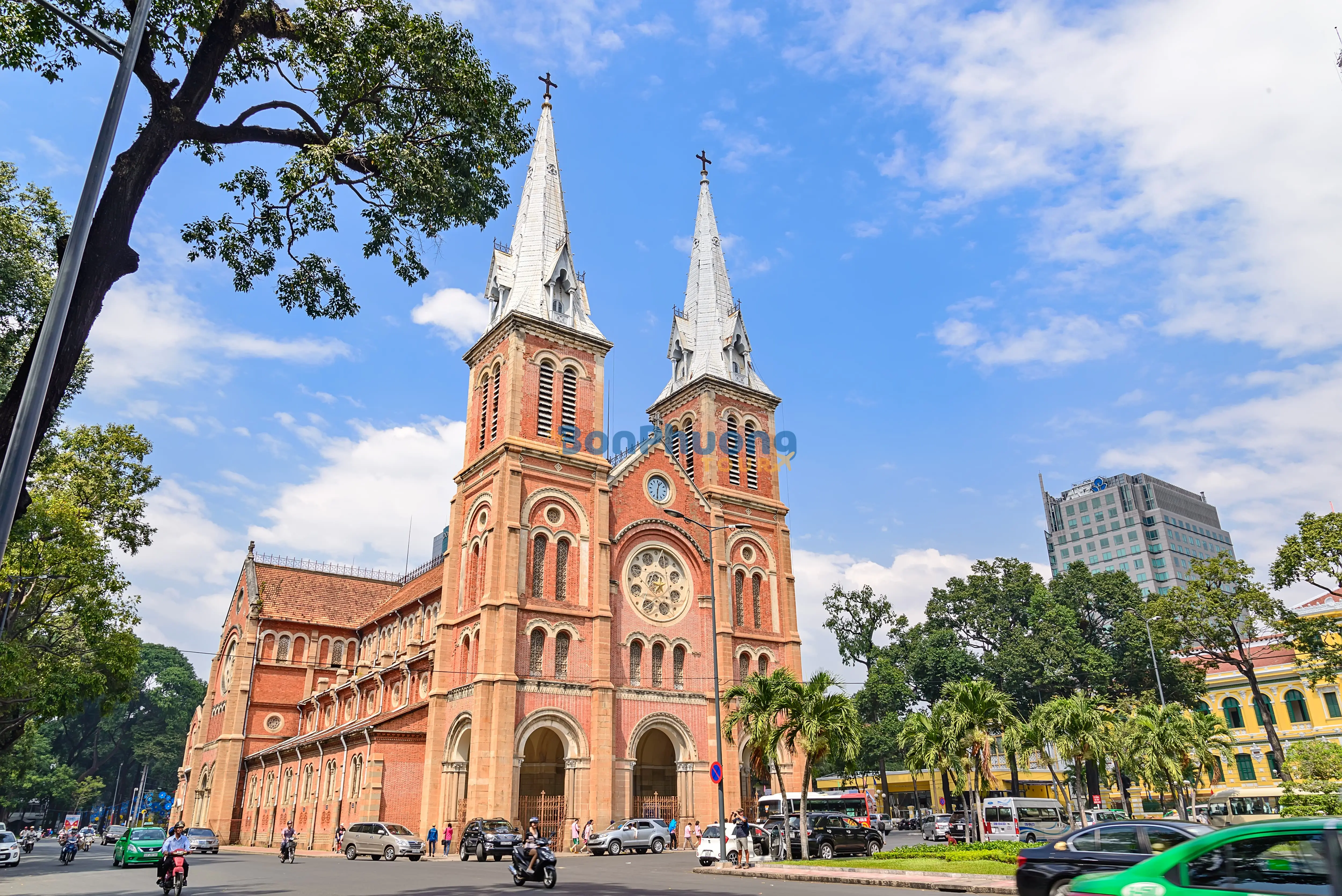 City Tour Sài Gòn Nửa Ngày (AM)