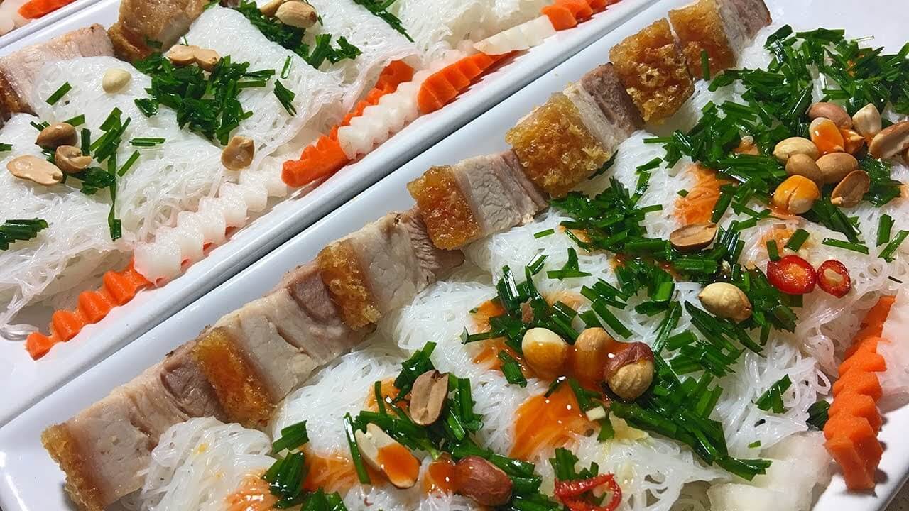 banh-hoi-heo-quay-dac-san-can-tho