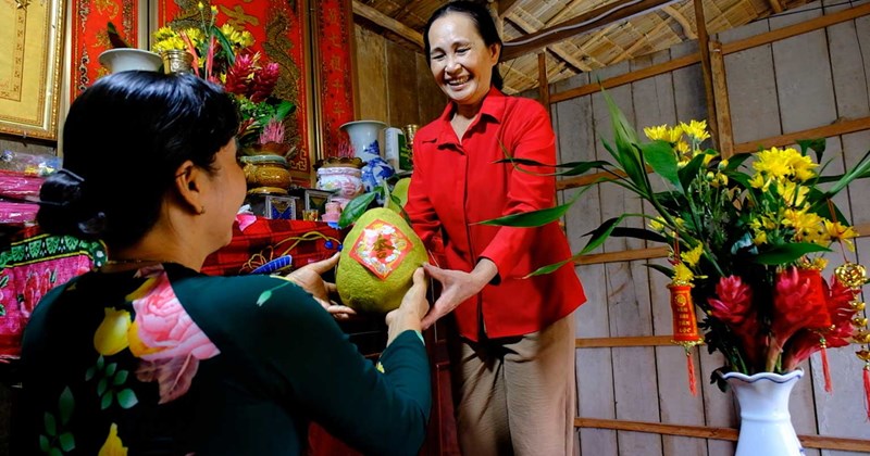 Trang trí nhà của đón tên - Phong Tục Ngày Tết Miền Tây